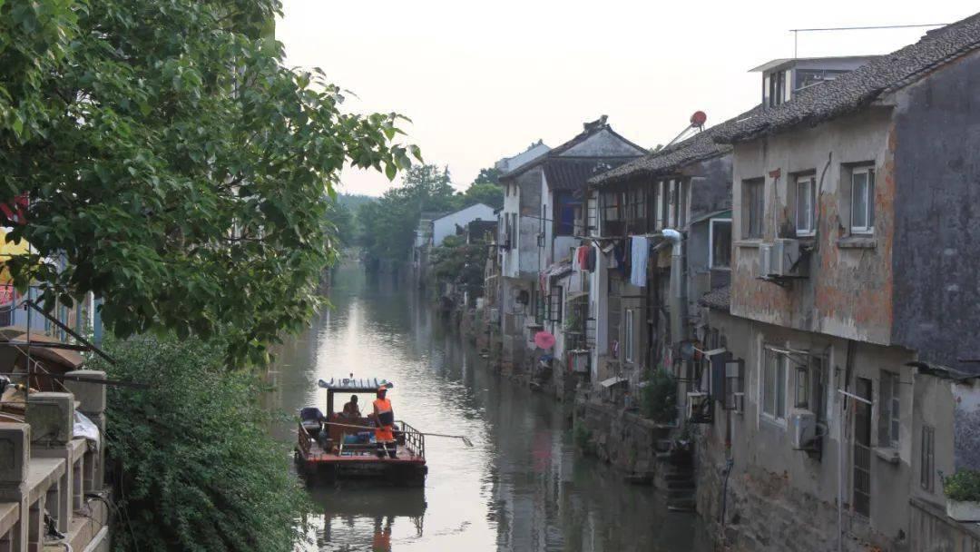 东方雨虹:李卫国及其一致行动人累计质押公司股份约3.13亿股