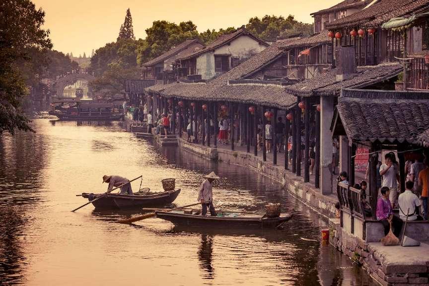 逃离遗弃的建筑4